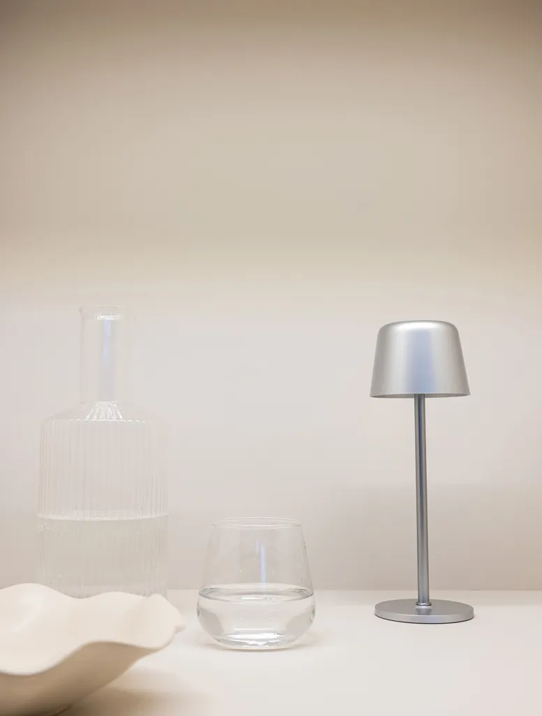 Zenic USB Tischleuchte aus RCS recyceltem Kunststoff, silber – Bild 9