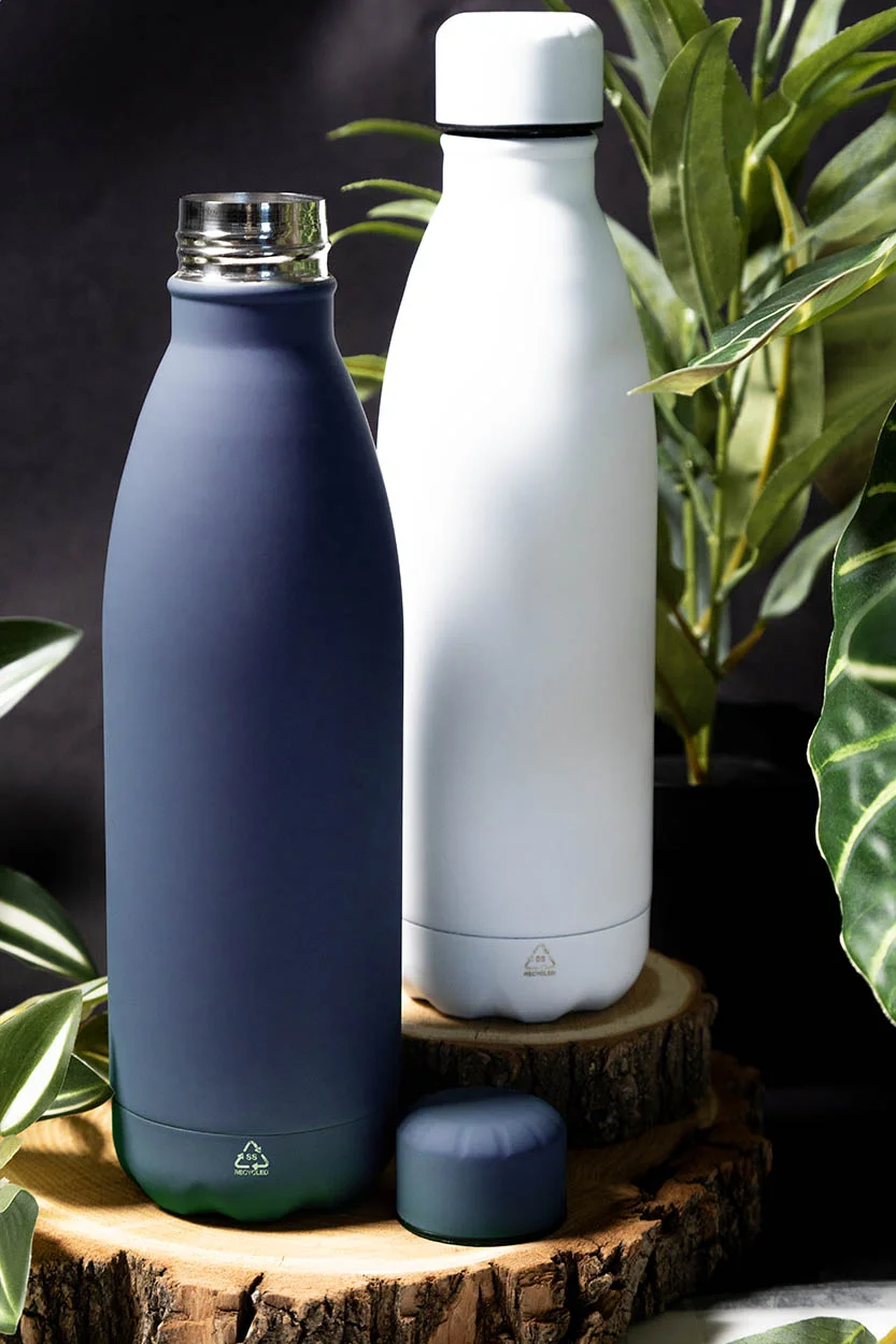 Flasche Refill Soft aus recyceltem Edelstahl, dunkelblau – Bild 4