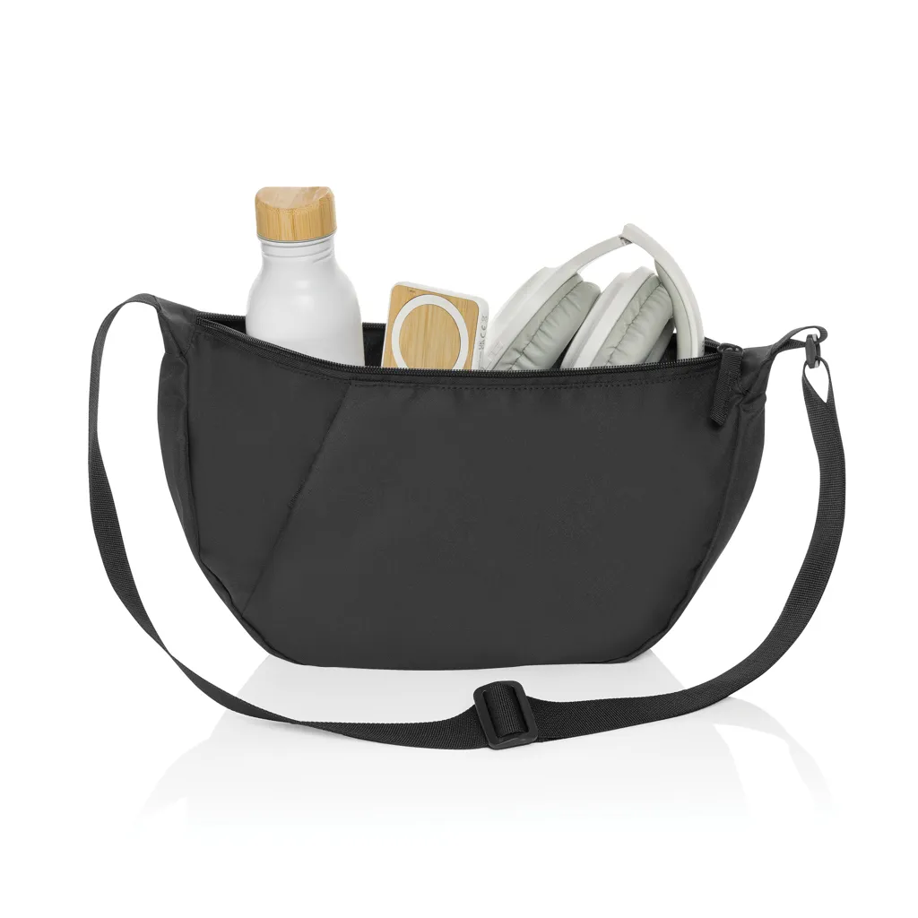 Crescent XL AWARE™ RPET Half-Moon Sling Tasche, schwarz – Bild 4