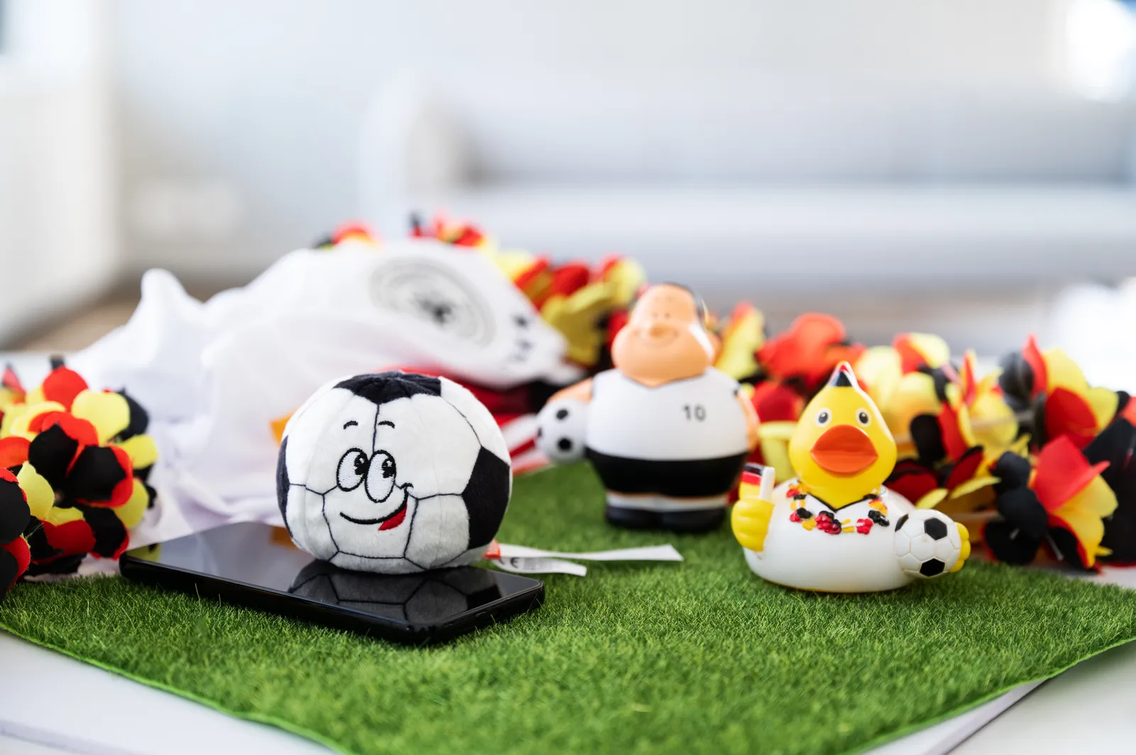 Schmoozies® Classic Fußball, schwarz/weiß – Bild 9