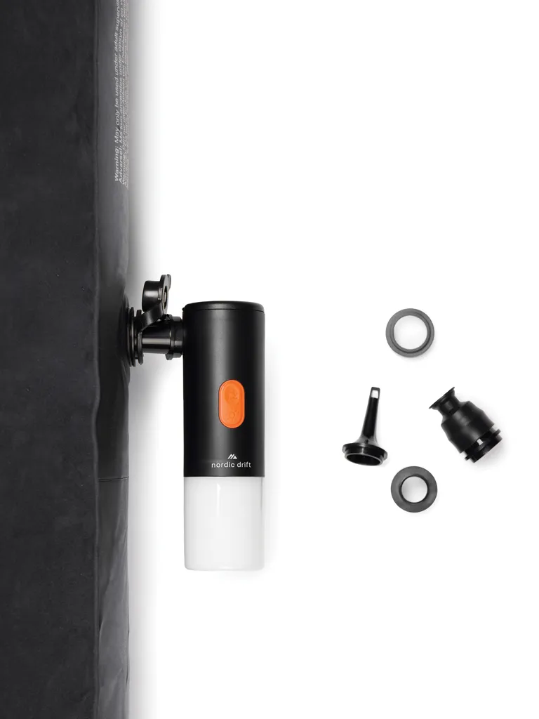 Nordic Drift Titan 2-in-1-Luftpumpe und Campinglampe, schwarz – Bild 2
